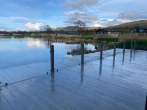 Luxurious and Peaceful Lakeside House, Clitheroe